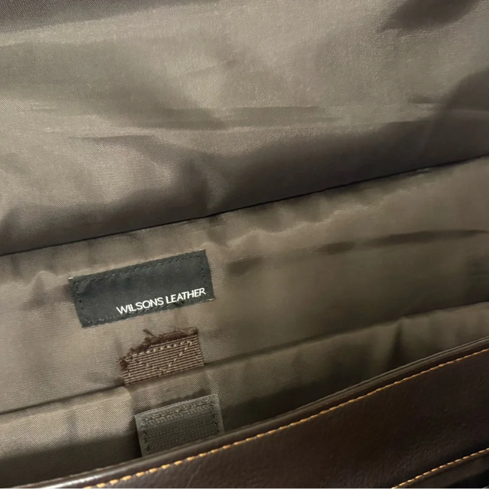 Wilson’s Leather Classic Brown Briefcase Laptop Messenger Bag - Picture 7 of 8